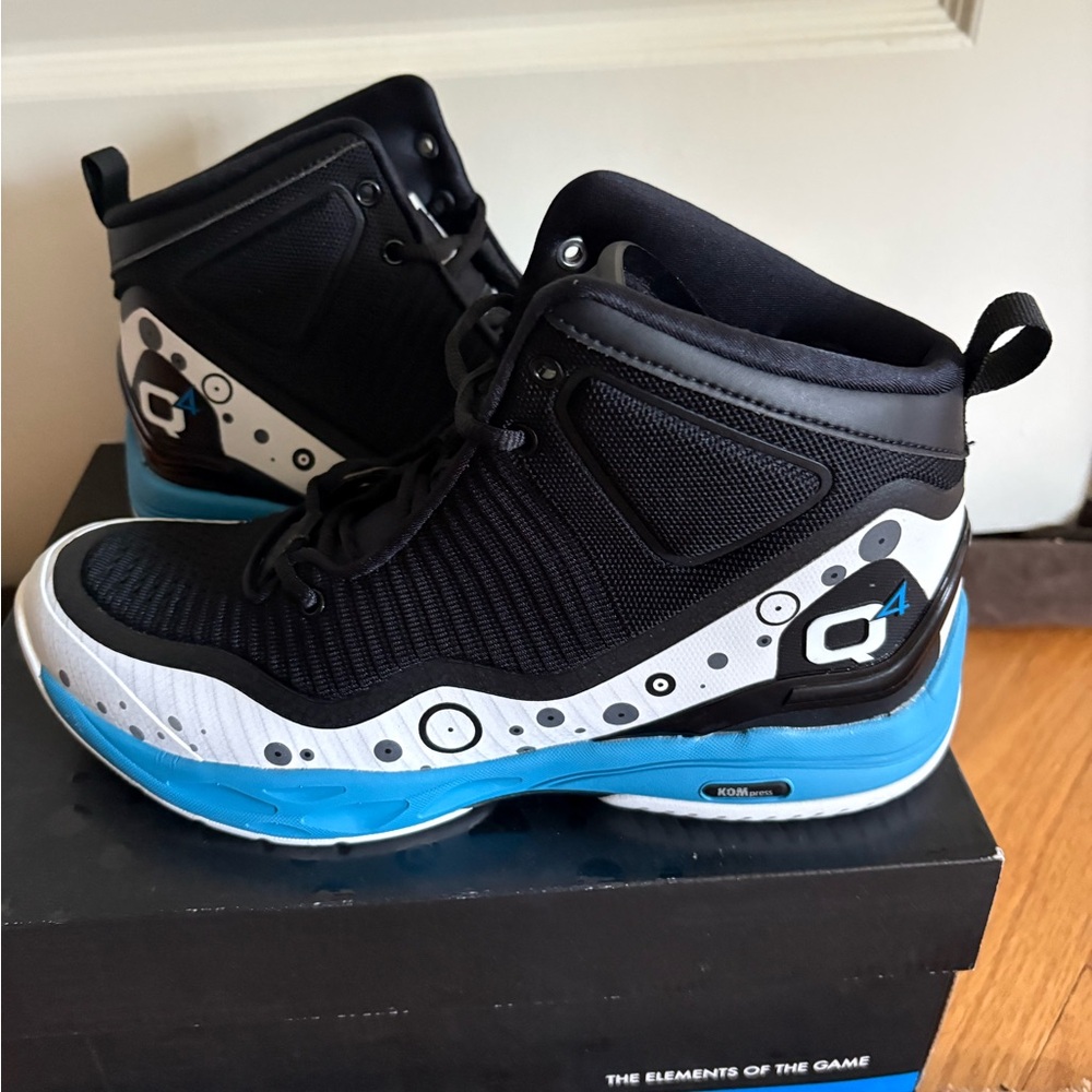 Q4 Sports Shoes Size 9 Jet Black Aster Blue Q4.  Brand New